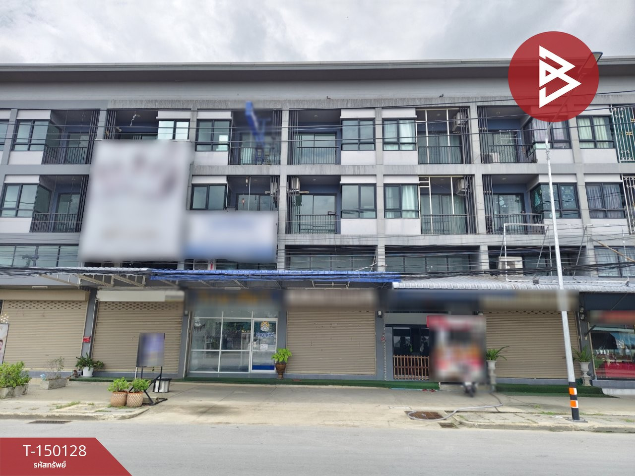 ขายอาคารพาณิชย์ 3 ชั้นครึ่ง เนื้อที่ 21.3 ตร.วา นครปฐม