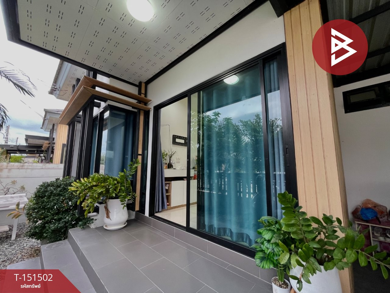ขายบ้านแฝด 1 ชั้น หมู่บ้านวิลล่า โคโม่ (Villa Como) พานทอง–หนองหงษ์ ชลบุรี