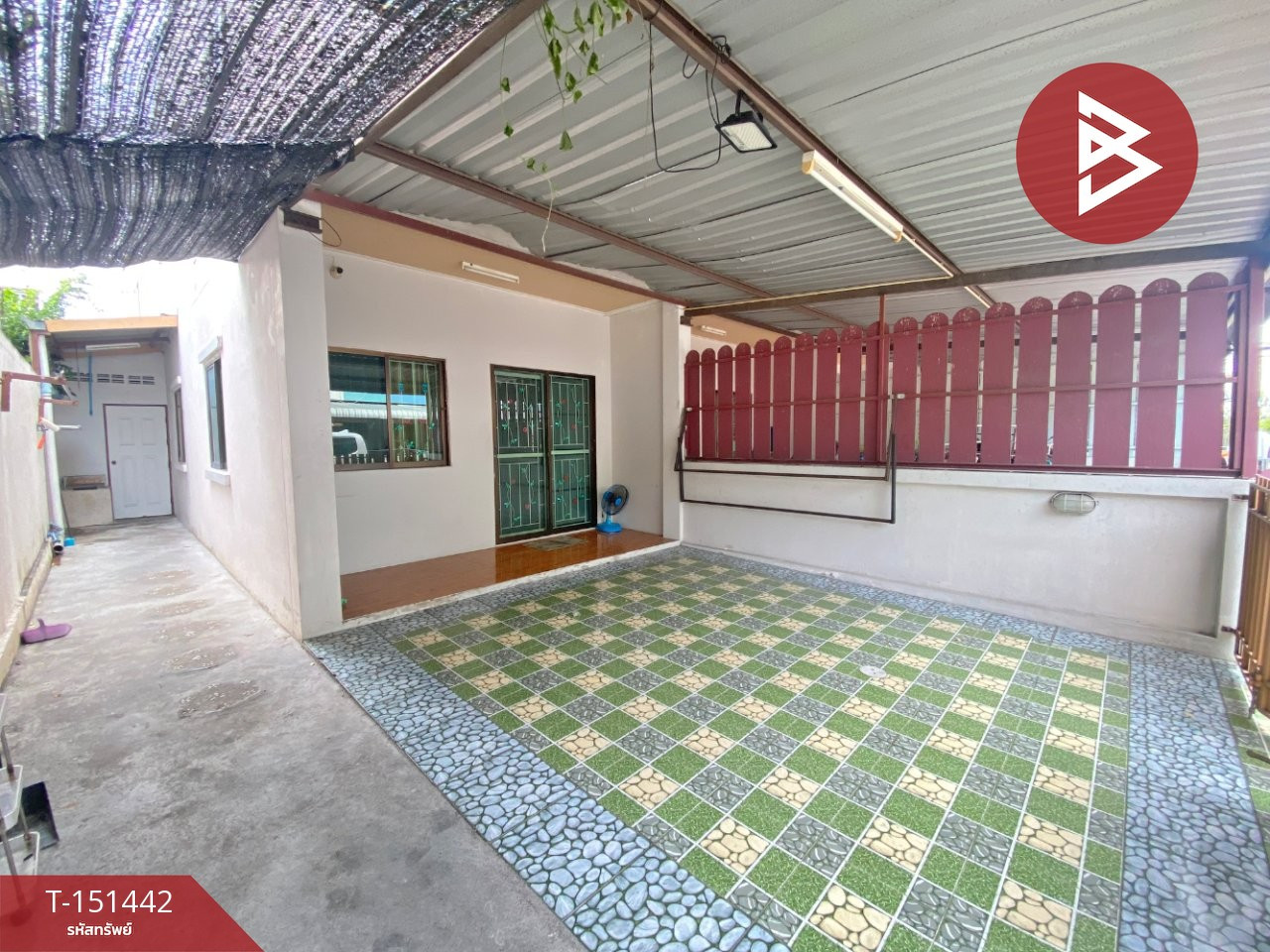 ขายทาวน์เฮ้าส์ หมู่บ้านโกลเด้น วิลเลจ แหลมฉบัง (Golden Village Laemchabang) ศรีราชา ชลบุรี