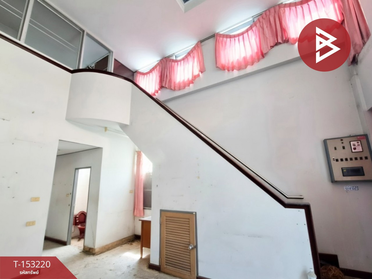 ขายบ้านเดี่ยว 3 ชั้น ต.คลองกระแซง เมืองเพชรบุรี สวยมีสไตล์