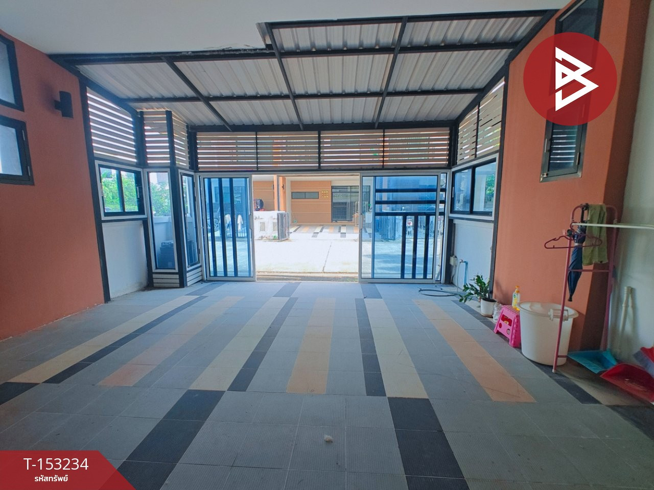 ขายทาวน์เฮ้าส์ หมู่บ้านอินโทร สุรนารายณ์ (Intro Townhome) นครราชสีมา